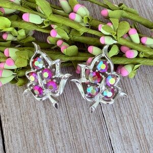 Sarah Coventry Dazzling Aurora Silver Leaf Earrings Pink Iridescent vintage